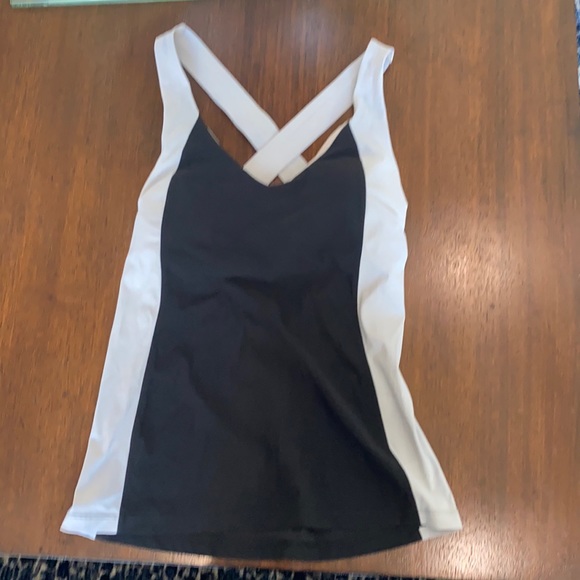 lululemon athletica Tops - Lululemon built in bra tank top size 6